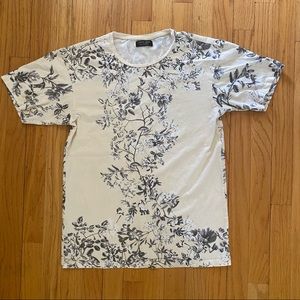 Floral pattern crew neck shirt